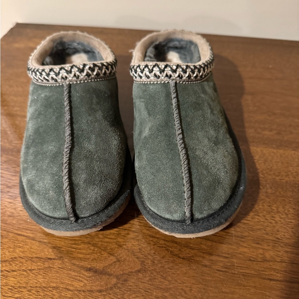 Kids Girl’s Ugg Tasman II Green Slipper Size 1